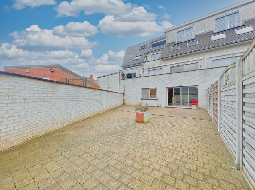 STARTPRIJS, Elk bod hoger dan deze startprijs, wordt voorgelegd aan de eigenaars, die al dan niet kunnen ingaan op dit aanbod.&lt;br /&gt;
&lt;br /&gt;
Dit ruim e