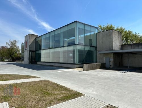                                         Kantoorruimte te huur in Waregem, € 6.975
