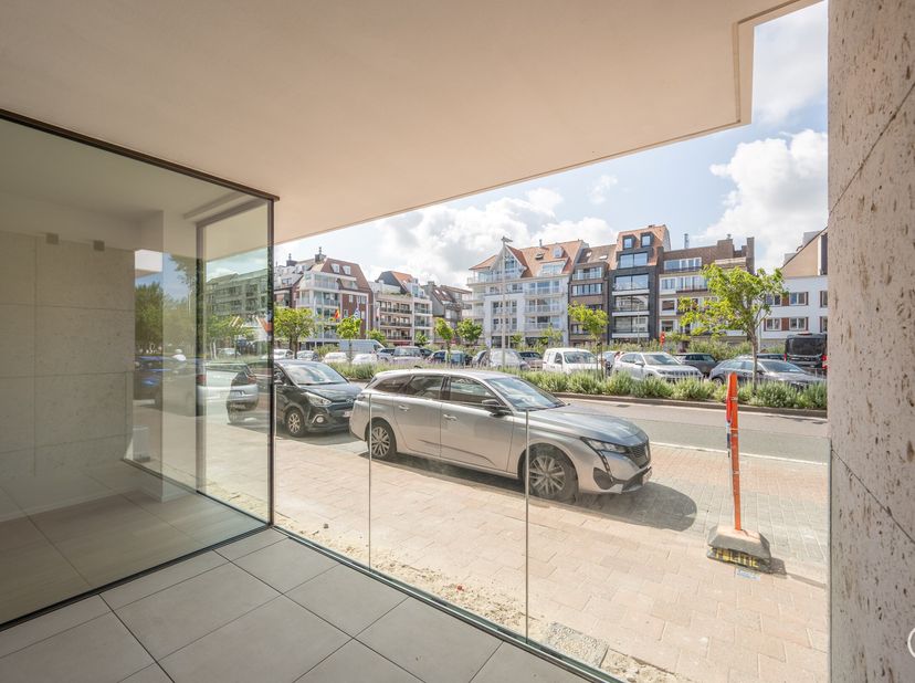 Appartement exclusif neuf avec trois chambres au cur de Knokke&lt;br /&gt;
Situé dans un emplacement de premier choix à proximité du Zegemeer et à distance