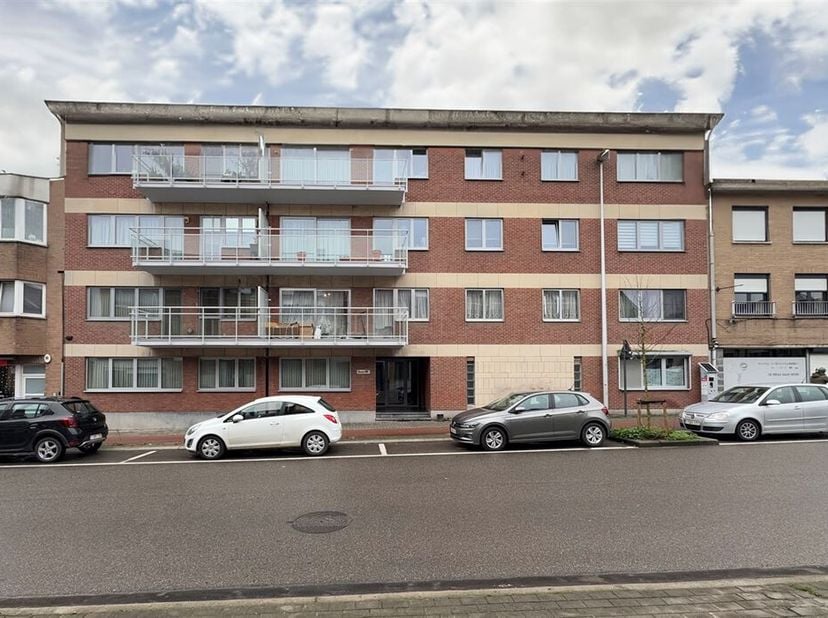 Energiezuinig 3slaapkamer appartement in Halle centrum.&lt;br /&gt;
In een vernieuwde residentie op de hoek met de Arkenvest (enkel toegankelijk voor bewone
