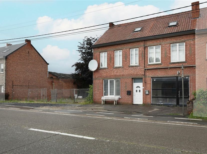 Multifunctionele woning boordevol potentieel op 9a71ca op centrale locatie&lt;br /&gt;
Op deze uiterst gunstige locatie houden we halt in Alken op de alom g