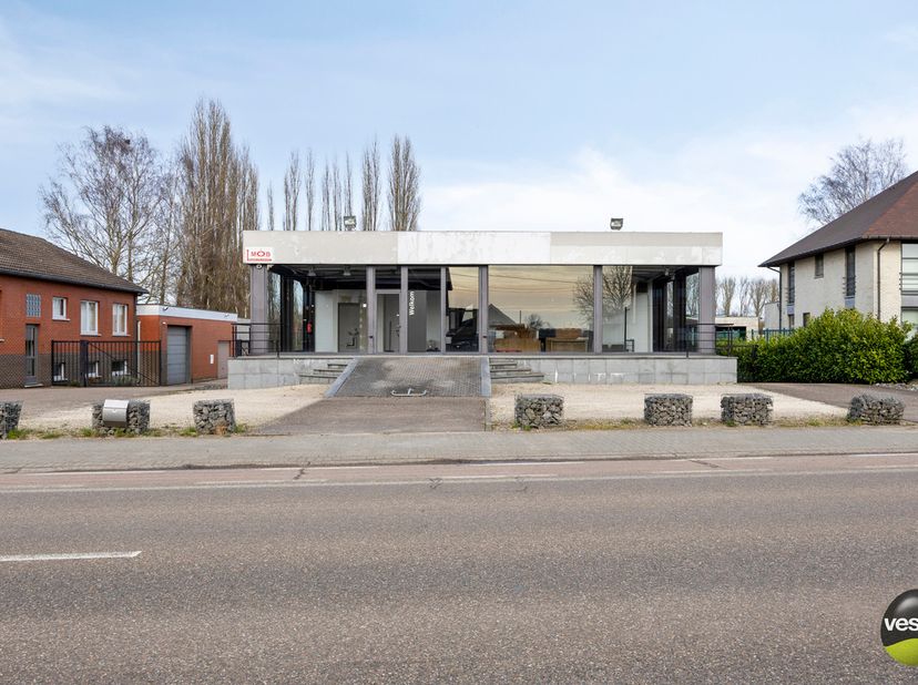 Bien professionnel à vendre
                    à 3740 Beverst