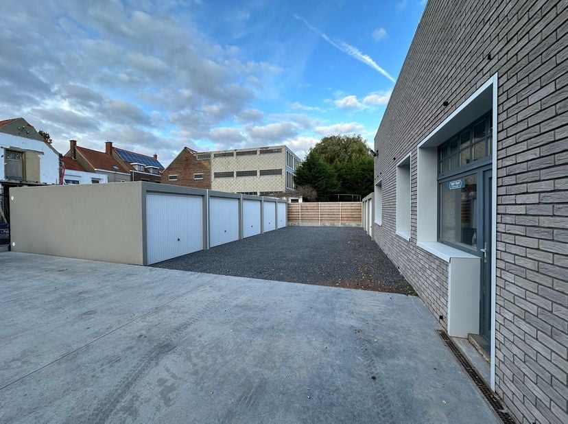 Garage à vendre
                    à 8700 Tielt
