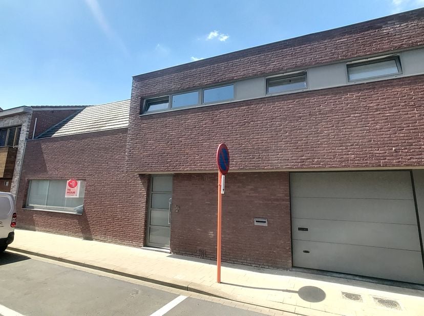 Dans la Heilig-Hartstraat, près de la piscine, nous trouvons cette maison confortable et lumineuse. Situé dans une rue calme à sens unique du centre d