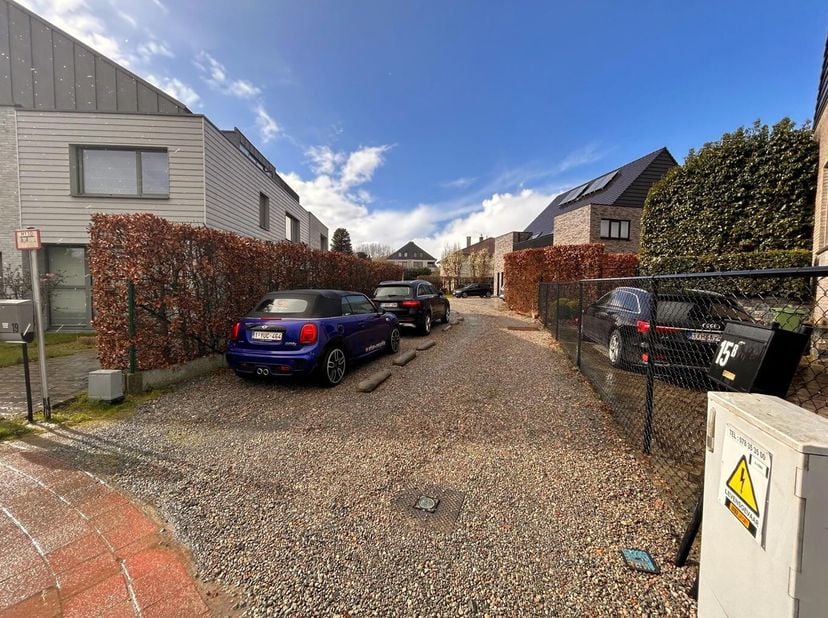 Urban Concept Vilvorde presenteert u dit bouwterrein van 548 m² in de achtertuinen voor de bouw van een 3-gevel woning. De hoofdbestemming is wonen me