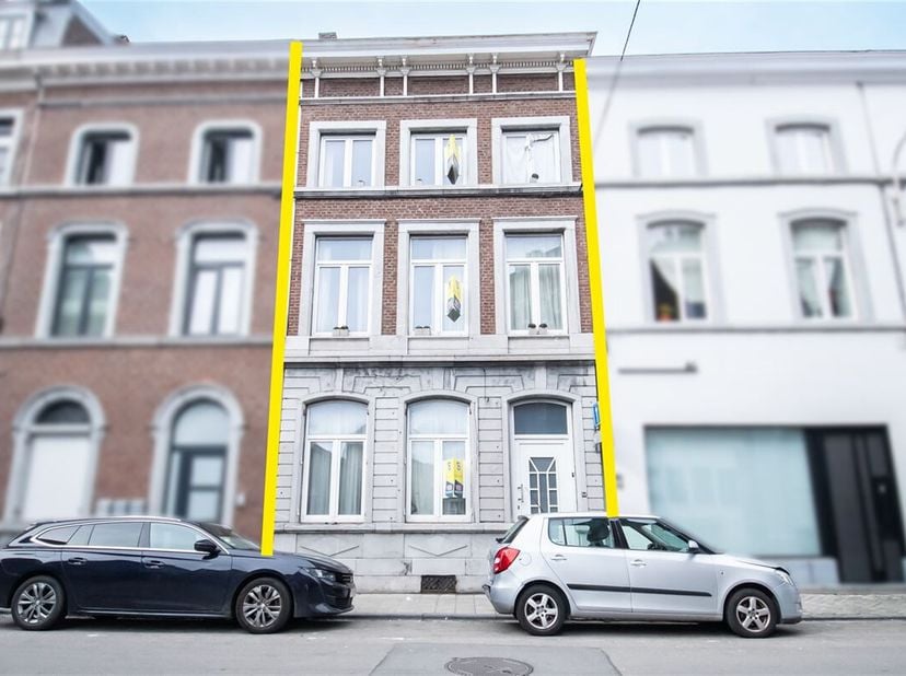 L&#039;Immobilière Bertholomé vous présente cette élégante maison de maître typique liégeoise, offrant plus de 315 m² de surface bâtie, située à Liège.&lt;br