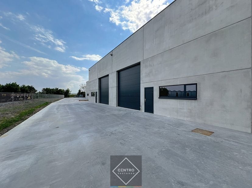 Bien professionnel à vendre
                    à 8840 Oostnieuwkerke
