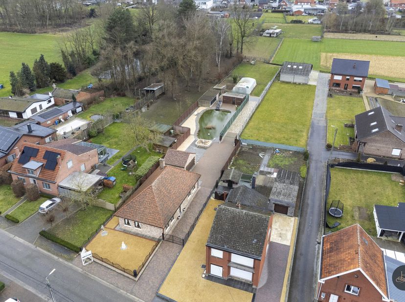 Voor meer info van deze woning of een gratis waardebepaling van je eigen woning: 016 199 343 of jonathan@homixx.be&lt;br /&gt;
Deze openstaande woning is ge