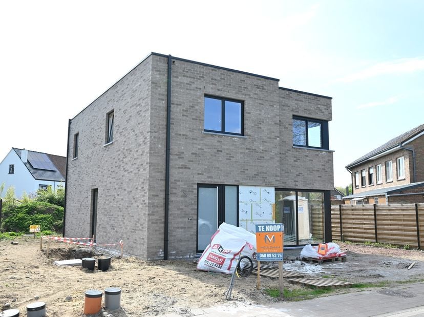 Deze STATIGE gezinswoning wordt gebouwd op de hoek van de Sint-Andreaslaan en Albrecht Rodenbachstraat, een UITERSTE TOPLIGGING! U heeft van hieruit e