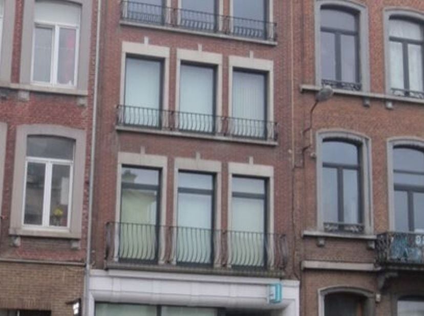 Bien professionnel à louer
                    à 5000 Namur