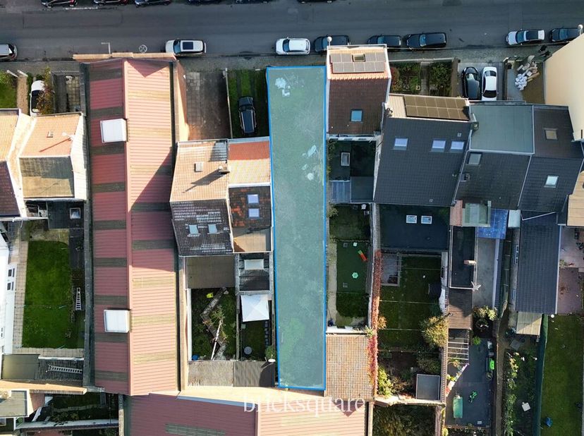 LIEGE  Excellente localisation dans un quartier en plein essor, et proche du tronçon du nouveau tram.&lt;br /&gt;
Découvrez ce beau terrain de +- 226 m2. Un
