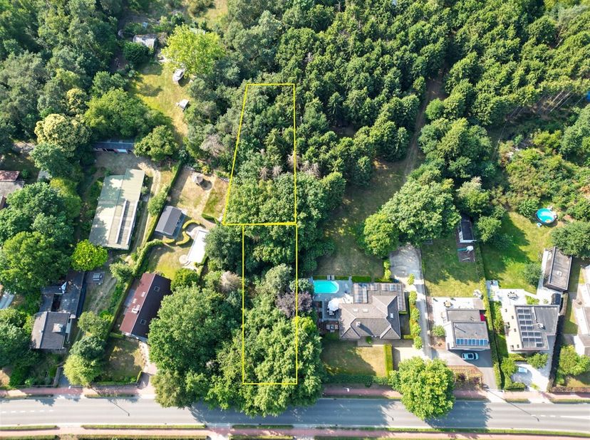 Zeer gunstig gelegen bouwgrond van 837 m² + achterliggend bos van 753 m²&lt;br /&gt;
Bent u op zoek naar een prachtig gelegen bouwgrond met een aangrenzend