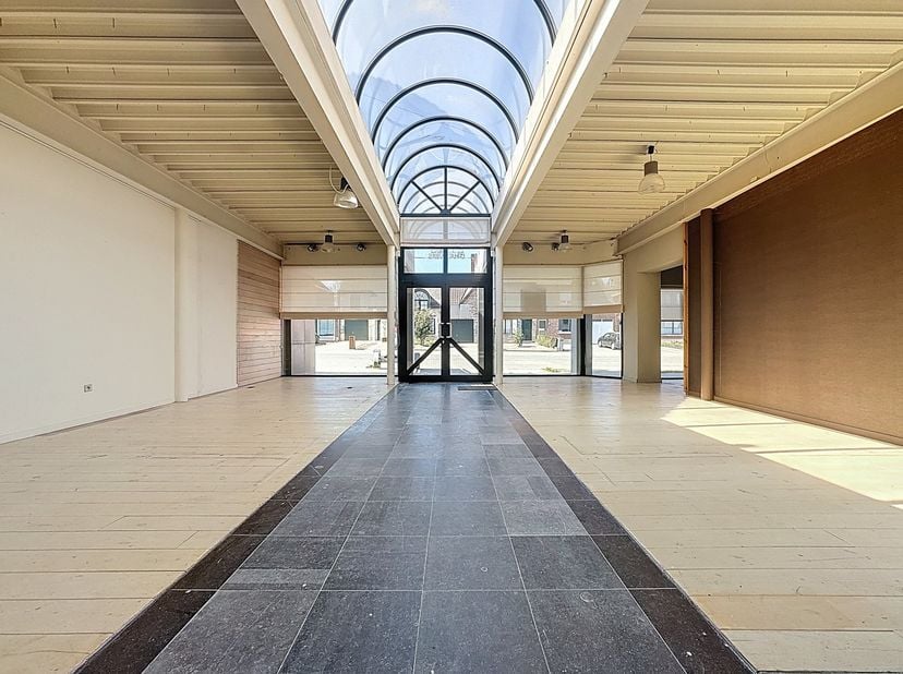 Bien professionnel à vendre
                    à 9520 Sint-Lievens-Houtem