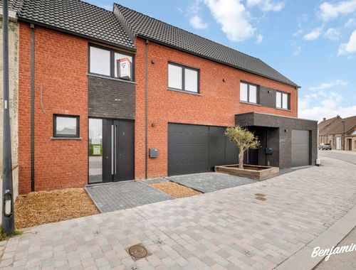                                         Woning te koop in Sint-Pieters-Kapelle, € 399.000
