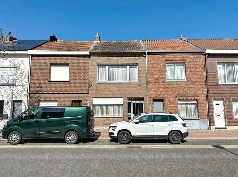 Op zoek naar een woning met mogelijkheden op een mooie locatie?&lt;br /&gt;
Deze charmante arbeiderswoning, centraal gelegen tussen het centrum van Schelle