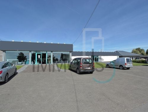                                         Bâtiment commercial à vendre à Beauraing, € 398.000

