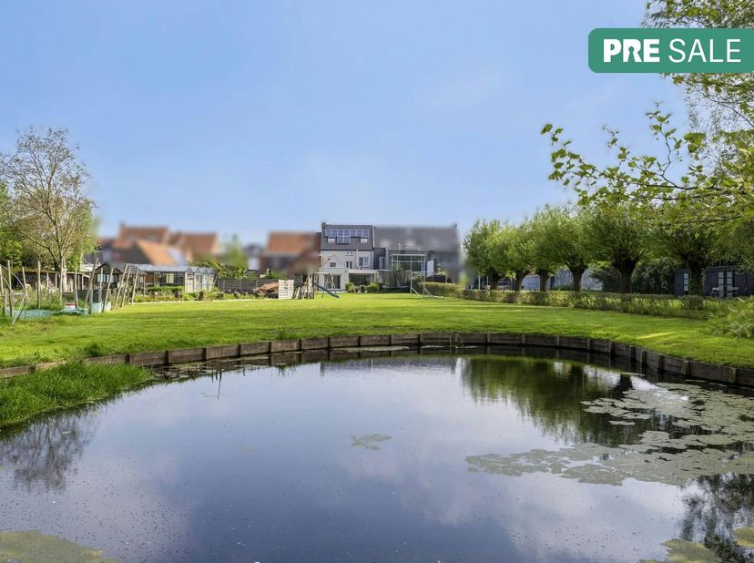 Aan de Langemunt 74 in Nevele staat deze volledig gerenoveerde woning met maar liefst 7 slaapkamers en 3 badkamers, waarvan één slaapkamer en badkamer
