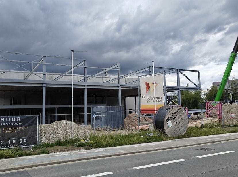 High-end commercieel gebouw met magazijn en kantoren te huur  Boomsesteenweg 50, Aartselaar&lt;br /&gt;
Topzichtlocatie aan de Boomsesteenweg met high-end a
