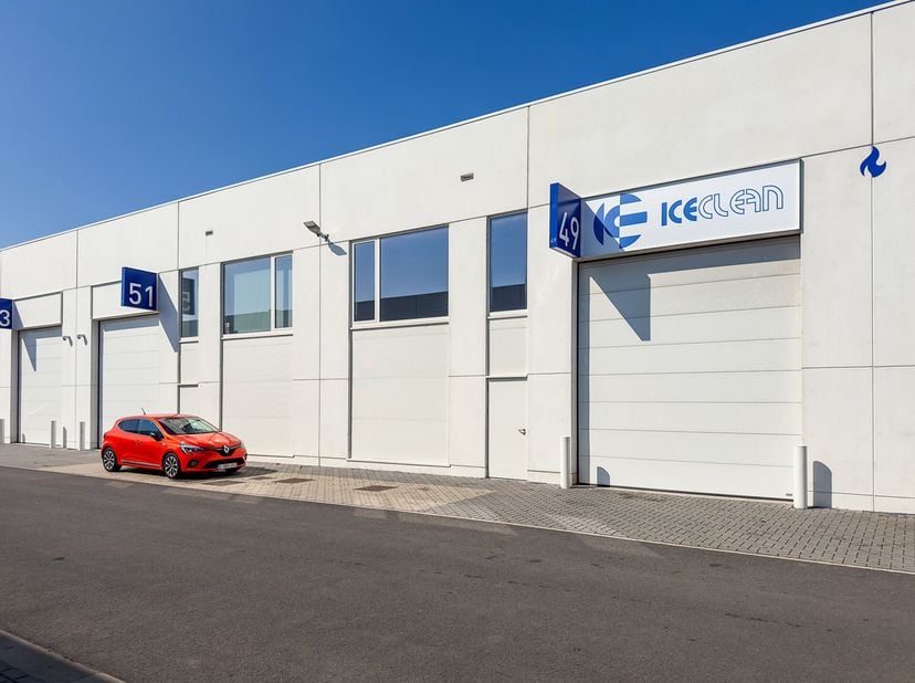 Offre Unique Tubize : à 1 km  de la sortie 23 de la E429 l Espace entrepôt NEUF de 180 m² (12mx15m avec 6.8 m ou 6.5 m de hauteur) | 180 m² de stockag