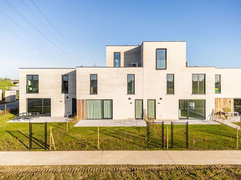 Laatste 4 woningen te koop!&lt;br /&gt;
Energieneutrale nieuwbouwwoningen te koop vlak bij het centrum van Sint-Eloois-Vijve en op 5 min van centrum Waregem