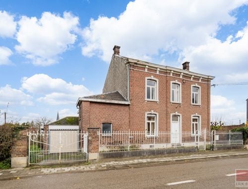                                         Maison de maître à vendre à Mouland, € 495.000
