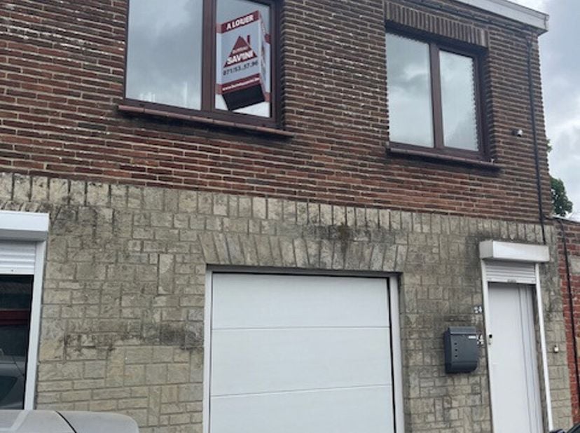 Marcinelle - à louer joli appartement idéal pour couple ou personne seule.&lt;br /&gt;
Il comprend une chambre de 14 m2, un séjour de 22m2, une salle de bai