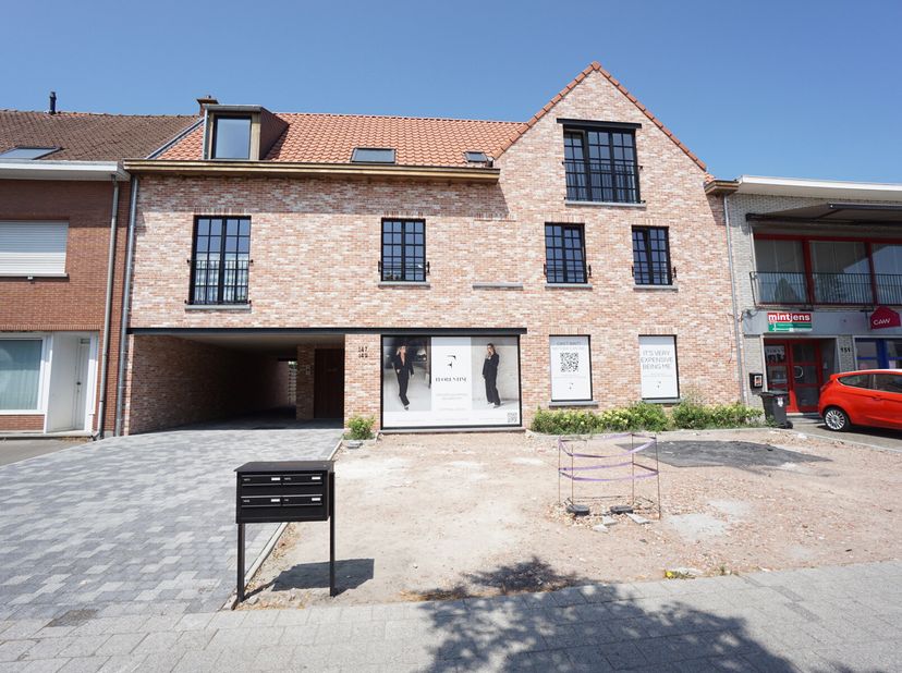 Bent u opzoek naar een ruim nieuwbouw appartement met 2 slaapkamers, groot terras en veel charme? Dan bent u hier aan het juiste adres!&lt;br /&gt;
Dit pare