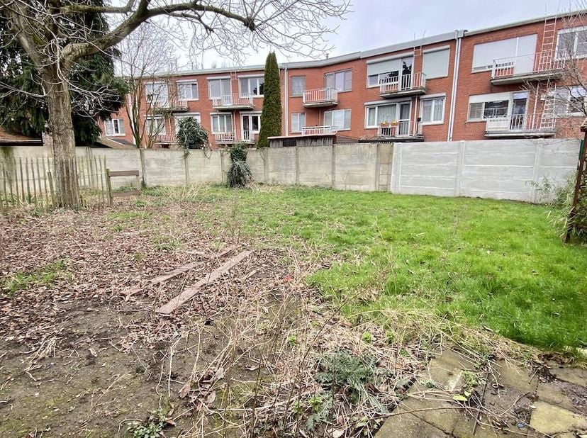 Terrain à vendre
                    à 2100 Deurne