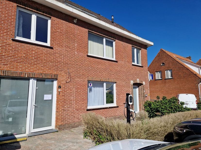 Gelijkvloers appartement met 4 slaapkamers en tuin&lt;br /&gt;
Ligging:&lt;br /&gt;
Gelegen nabij het centrum van Beerse. Scholen, winkels en openbaar vervoer bev