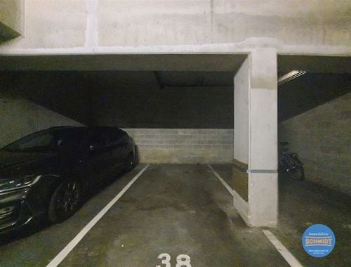                                         Place de stationnement à louer à Etterbeek, € 100
