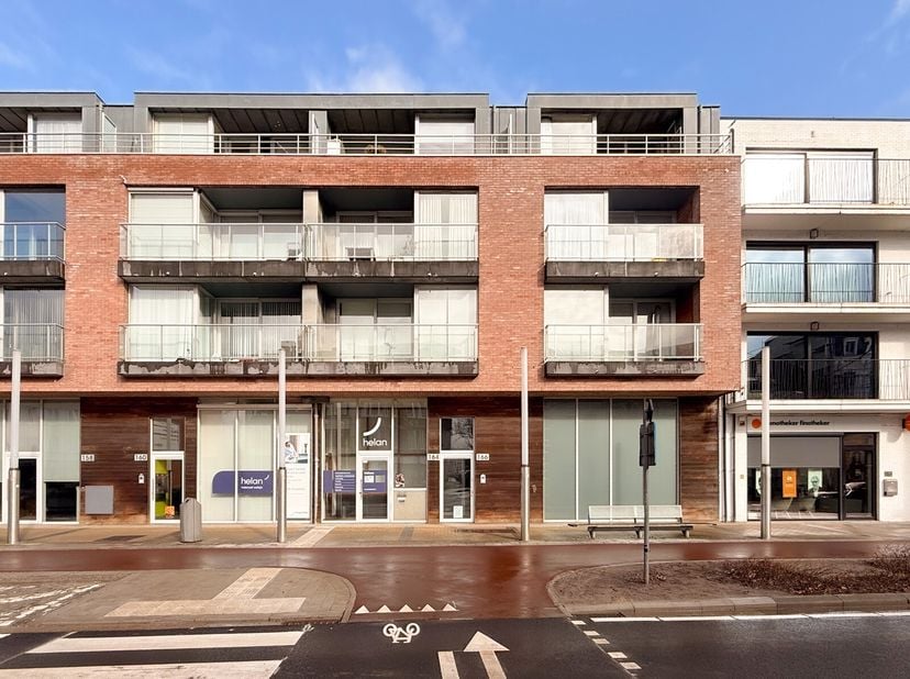 Licht en modern 2-slaapkamerappartement met terras en veel lichtinval.Ontdek dit instapklare 2-slaapkamerappartement met een uitstekende EPC-score van