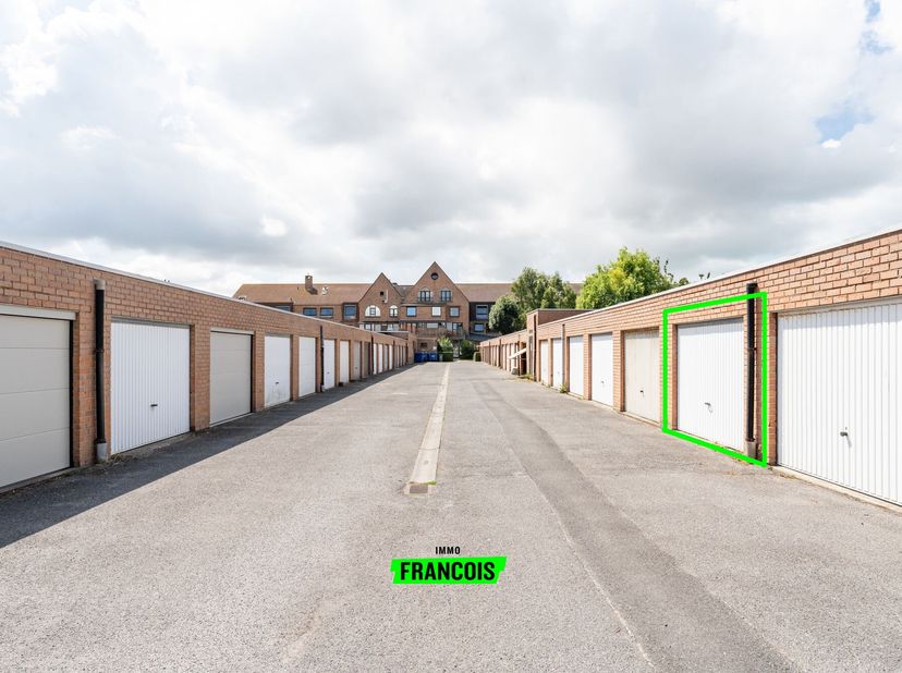 avertissement: ce message a été traduit automatiquement&lt;br /&gt;
Ce garage spacieux et fermé est situé au cur du quartier du Phare à Ostende.&lt;br /&gt;
N&#039;hés