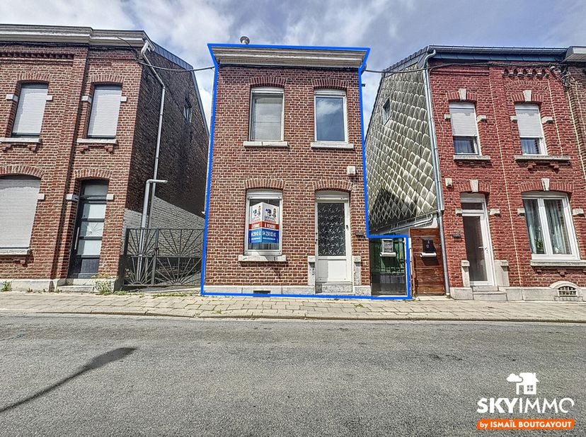 L&#039;agence SKYIMMO vous propose cette magnifique maison spacieuse située sur la ville de HERSTAL. Elle est composée comme suit :&lt;br /&gt;
RDC : Salon (27)