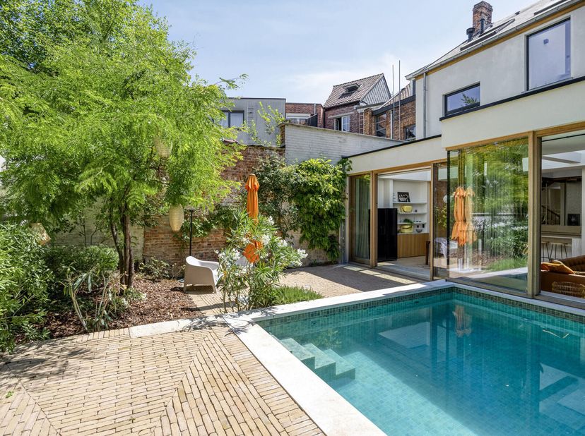 Exclusieve totaalrenovatie met 4 slaapkamers, 2 badkamers en buitenzwembad binnen de ring van Leuven!!&lt;br /&gt;
Ontdek deze uitzonderlijke woning, volled
