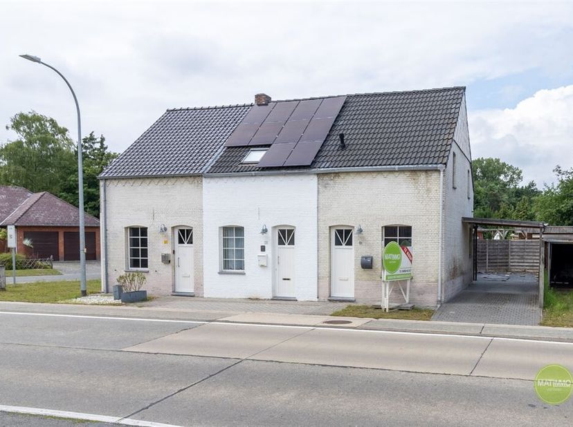 Instapklare halfopen bebouwing in Mol-Sluis&lt;br /&gt;
Deze charmante halfopen woning, gelegen in het rustige Mol-Sluis, werd oorspronkelijk gebouwd in 193