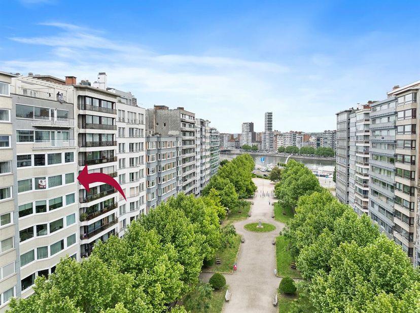 Liege - Idéalement situé Boulevard Piercot ce luxueux appartement situé au 6ème étage vous ravira grâce à ses matériaux de qualité et sa magnifique vu