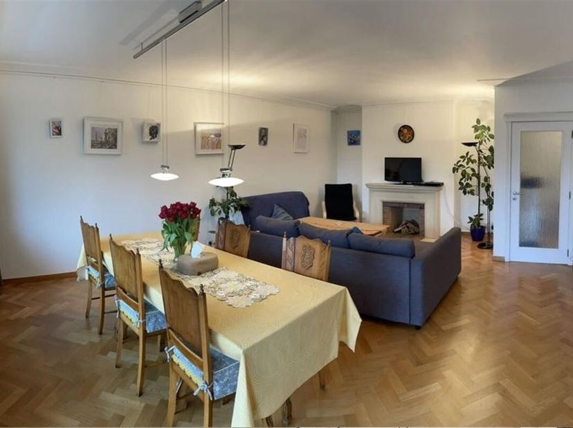 Avenue Edmond Parmentier:  appartement van 115m² met 3 slaapkamers, badkamer, keuken, inkomhal met g