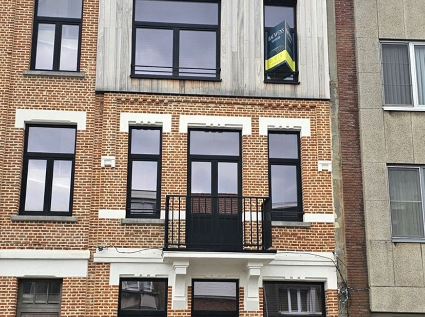 TE HUUR – Energiezuinig nieuwbouwappartement met terras en autostaanplaats in Hoboken
In Hoboken bev