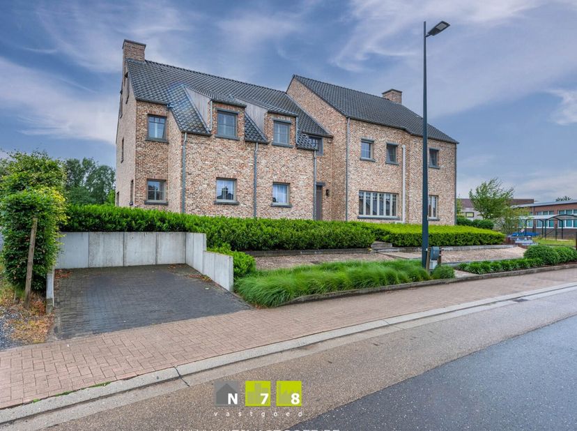 Maison à vendre
                    à 3670 Ellikom