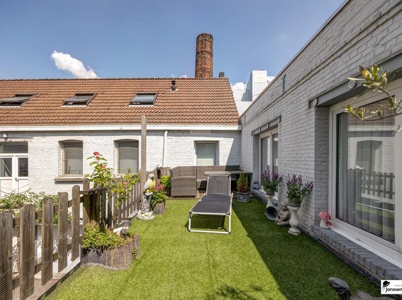 Ruim appartement in voormalige suikerfabriek Merksem&lt;br /&gt;
In de charmante, herbestemde suikerfabriek in Merksem bevindt zich dit ruime appartement va
