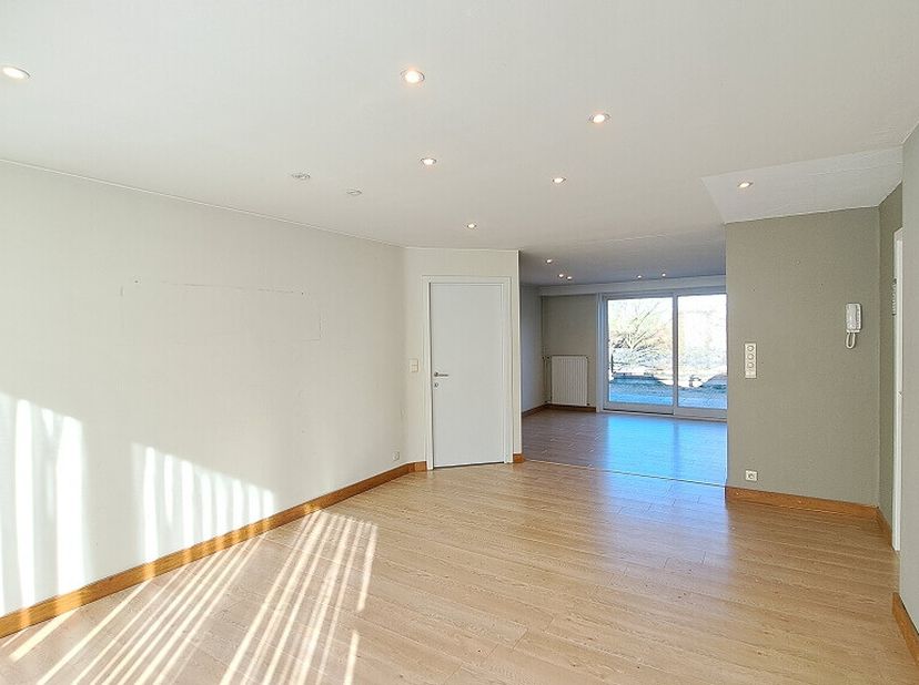 Appartement à louer
                    à 8200 Sint-Michiels