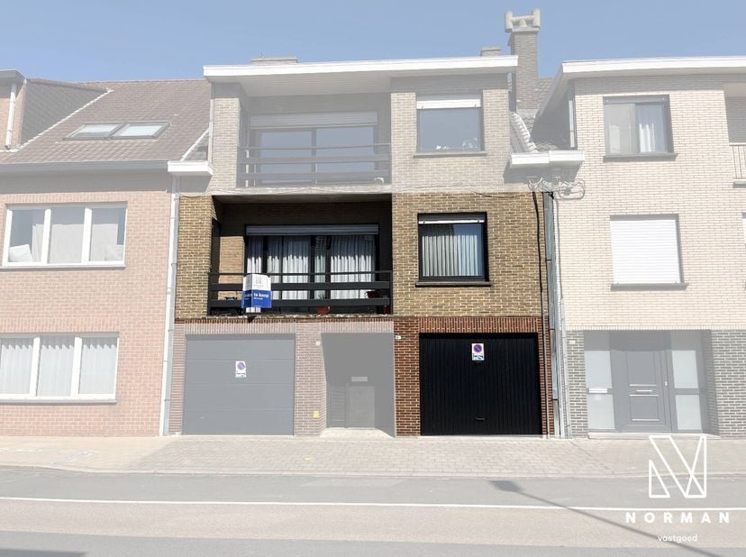 Appartement te koop op de 1ste verdieping in Kuurne!&lt;br /&gt;
Ontdek dit gezellig en lichtrijk appartement, gelegen op de eerste verdieping van een klein