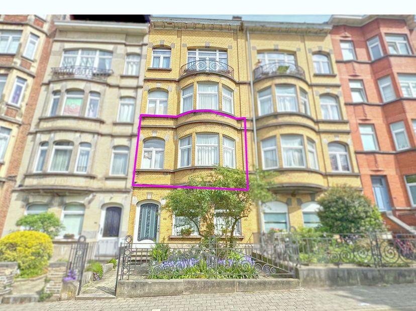 REF-904 - JETTE -1090 - APPARTEMENT 1er étage.- lumineux séjour avec espace chambre, 1 petite chambre, Cuisine équipée, Salle de Douches, Terrasse, Ca