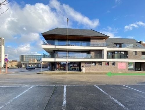                                         Commercieel Gebouw te huur in Beveren-Leie, € 900
