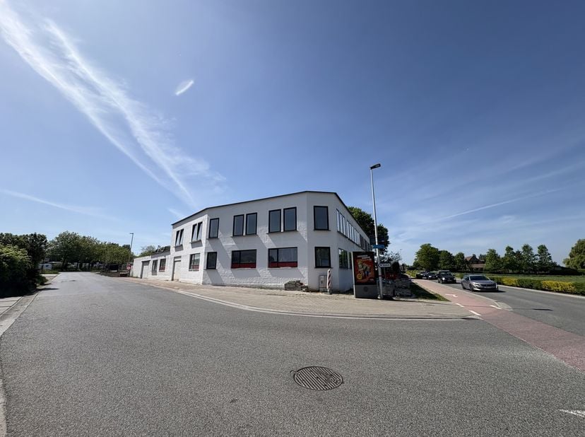 Moderne bedrijfsunits te huur in volledig gerenoveerd gebouw&lt;br /&gt;
Ontdek deze unieke kans om uw onderneming te vestigen in een volledig gerenoveerd b