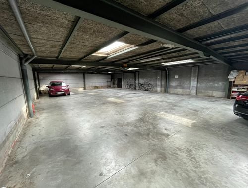                                        Bâtiment commercial à vendre à Roeselare, € 155.000
