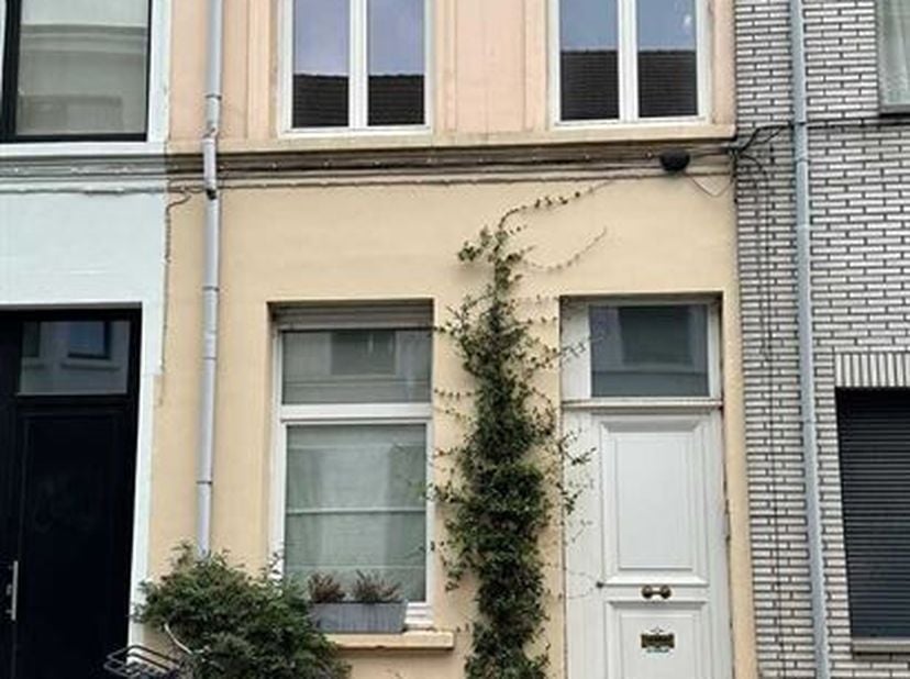 Wijk het Groen Kwartier: Boomgaardstraat. Achter deze gevel bevindt zich een stijlvol gerenoveerde woning met tuin en 4 slaapkamers. Op het gelijkvloe