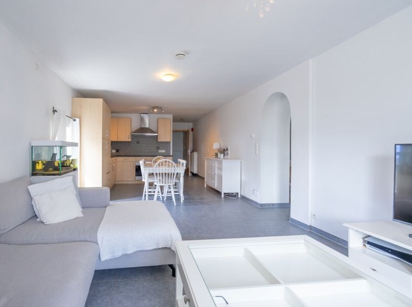 ERA B-LUX vous propose ce bel appartement situé à Longchamps, à seulement 10 minutes de Bastogne. Idéal pour un premier achat ou un investissement, il