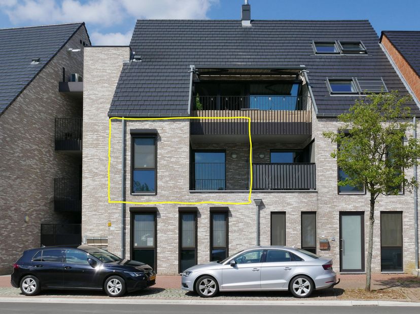 Dit instap klaar en mooi afgewerkt appartement in het gezellige centrum van Hulst heeft veel troeven. Het is de ideale uitvalsbasis voor werk en vrije