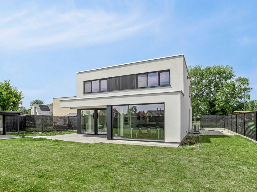Bent u op zoek naar een ruime, moderne landelijke woning met oog voor detail in Menen? Dan is deze prachtige villa wellicht wat u zoekt!&lt;br /&gt;
Deze st